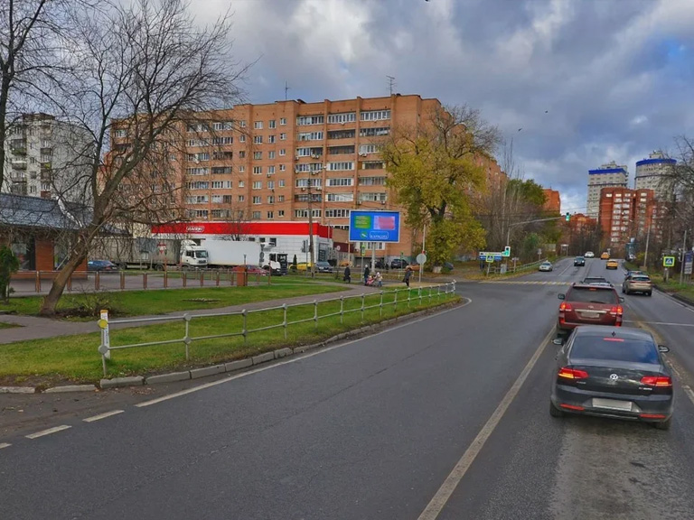 Видеоэкран в г. Пушкино на пересечении Ярославского шоссе и Пушкинского шоссе